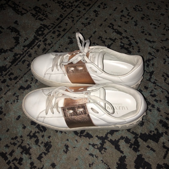 Valentino Sneakers Rose Gold - Picture 1 of 2